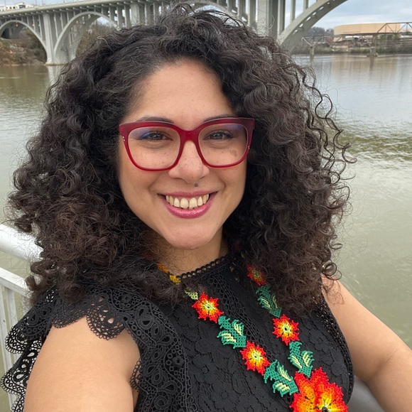 Meet your Posher, Raquel - Picture 1 of 1